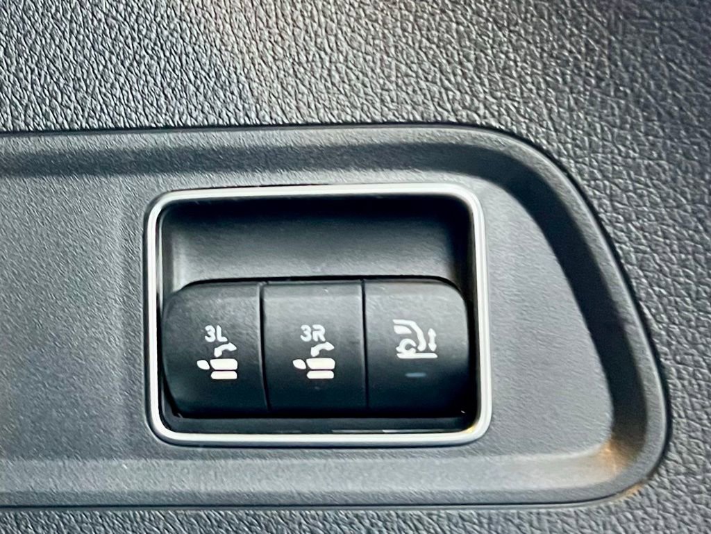 Certified 2026 Mercedes-Benz GLS 450 4MATIC image 51