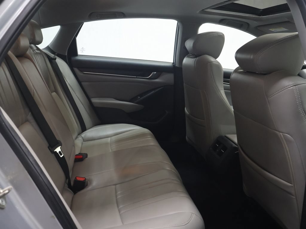 Used 2018 Honda Accord EX image 12
