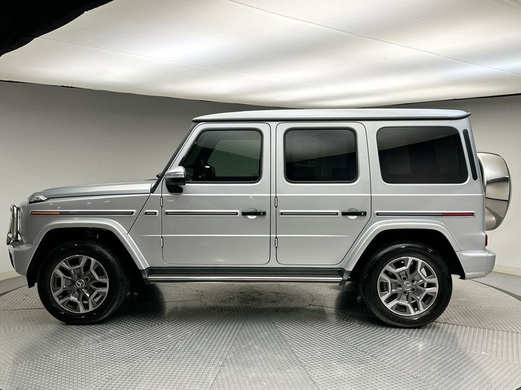 Used 2025 Mercedes-Benz G 550 image 2
