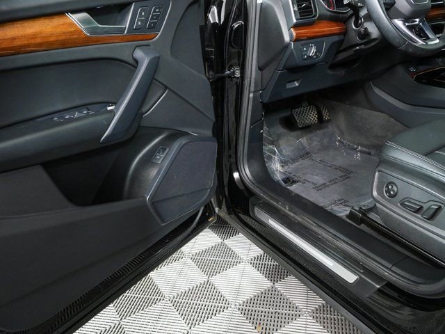 Used 2023 Audi Q5 2.0T Premium AWD/4WD image 7