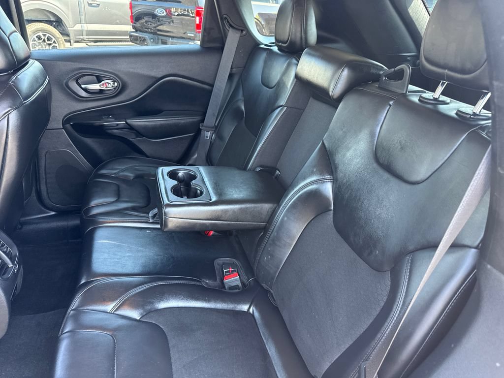 Used 2020 Jeep Cherokee Latitude Plus AWD/4WD image 16