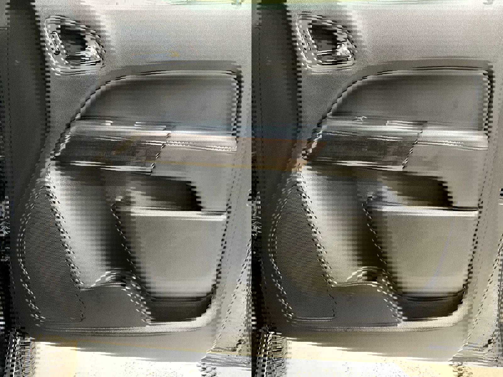 Used 2017 GMC Canyon SLE w/ Nightfall Edition image 22