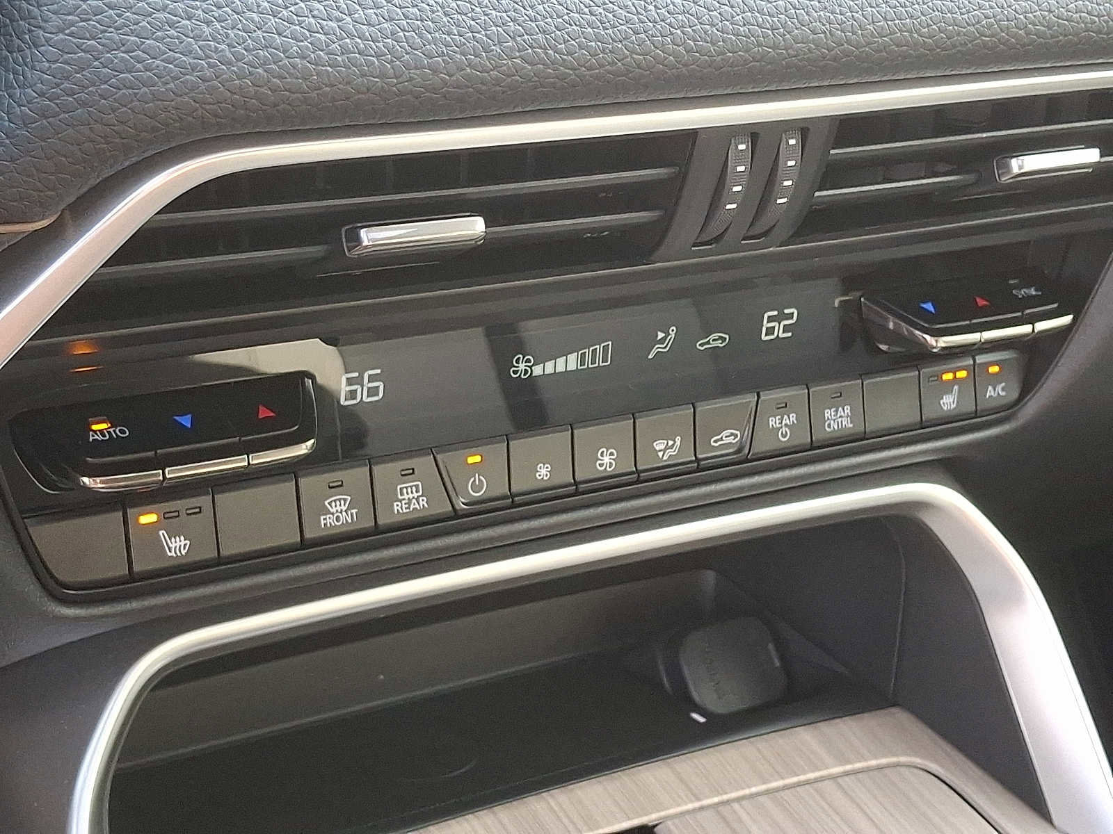 Used 2025 MAZDA CX-90 3.3 Turbo w/ Preferred Package image 17