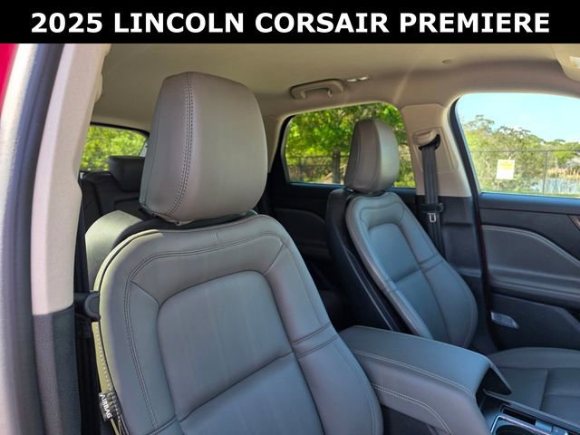 Used 2025 Lincoln Corsair Premiere image 11