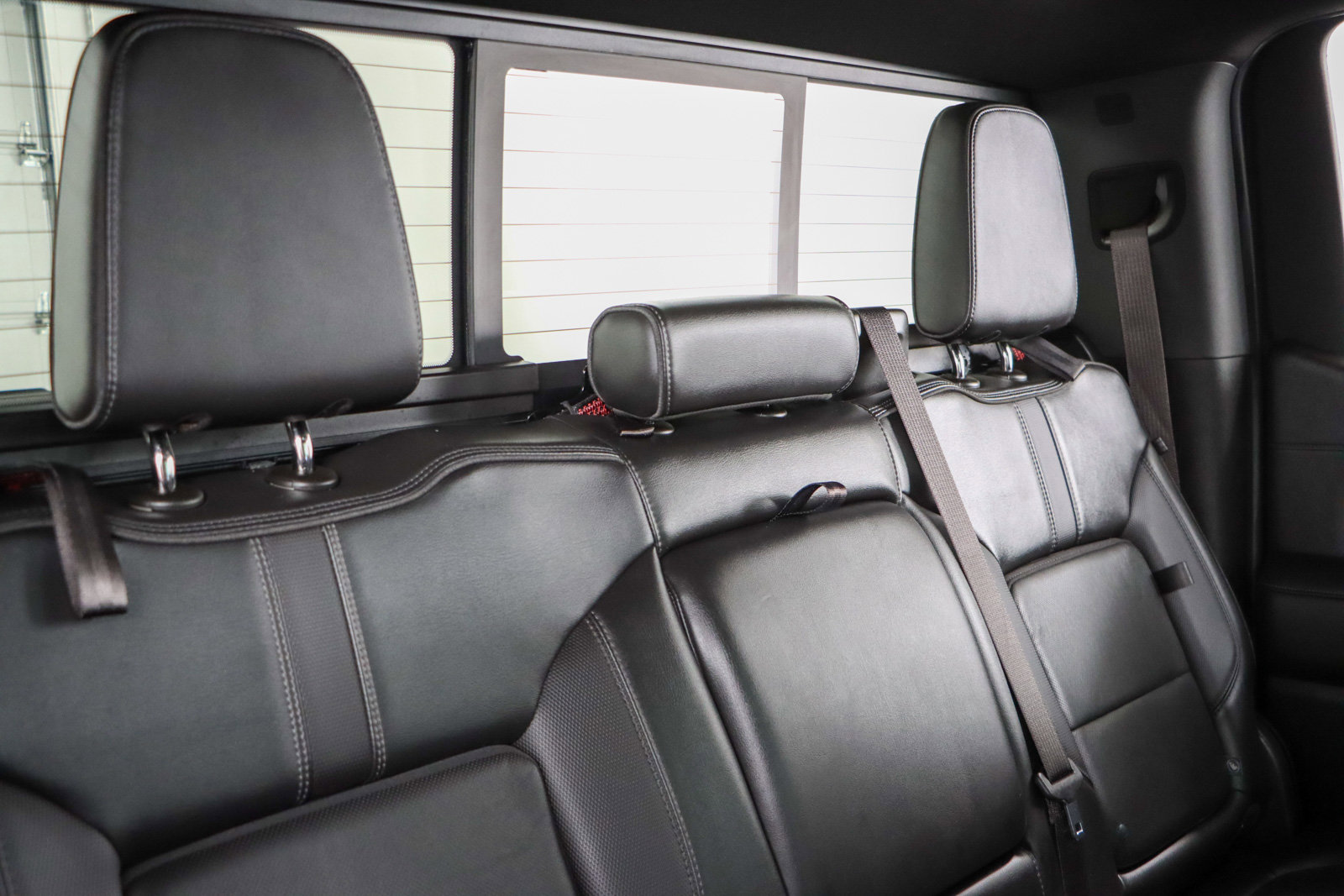 Used 2021 Chevrolet Silverado 1500 High Country image 32