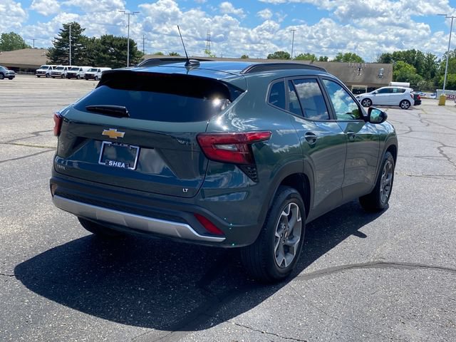 Certified 2025 Chevrolet Trax LT FWD image 3