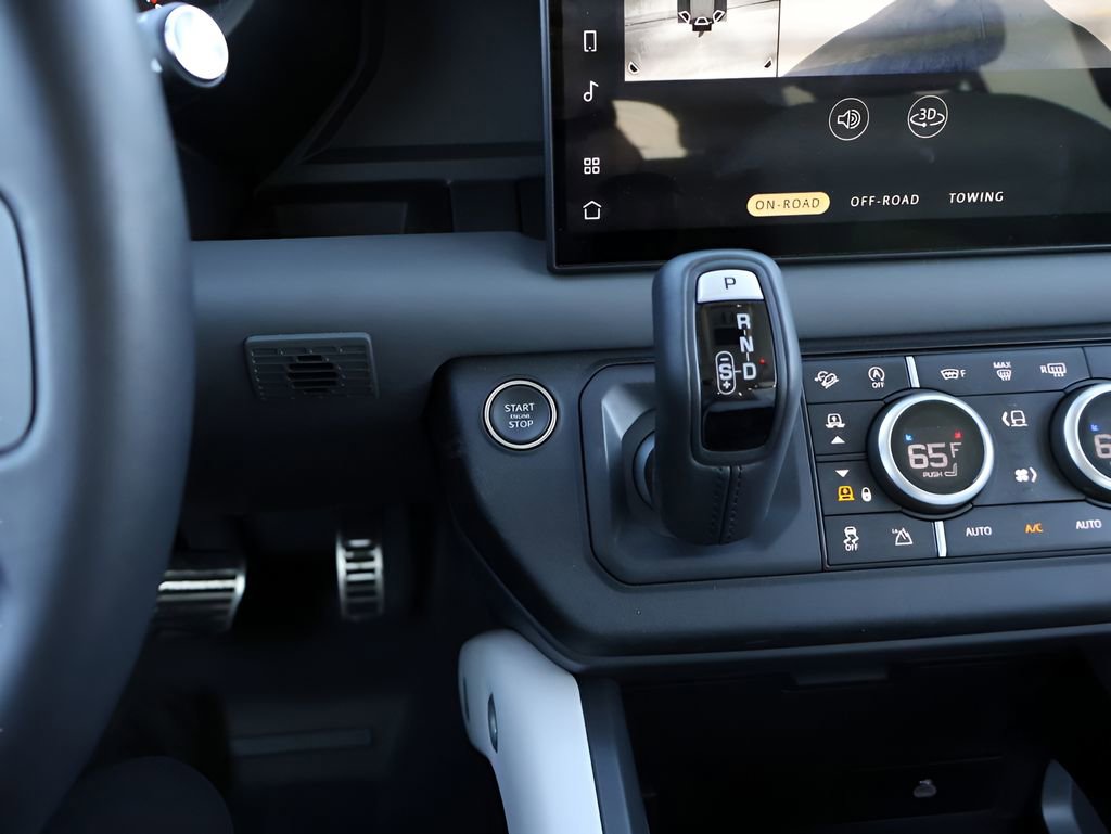 Certified 2025 Land Rover Defender 110 X-Dynamic SE image 28