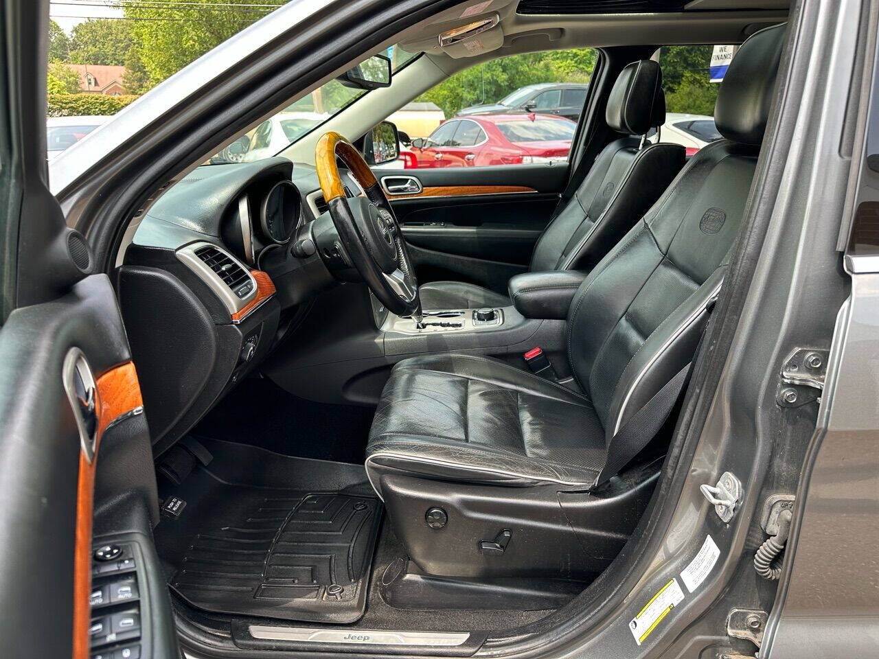 Used 2013 Jeep Grand Cherokee Overland AWD/4WD image 21