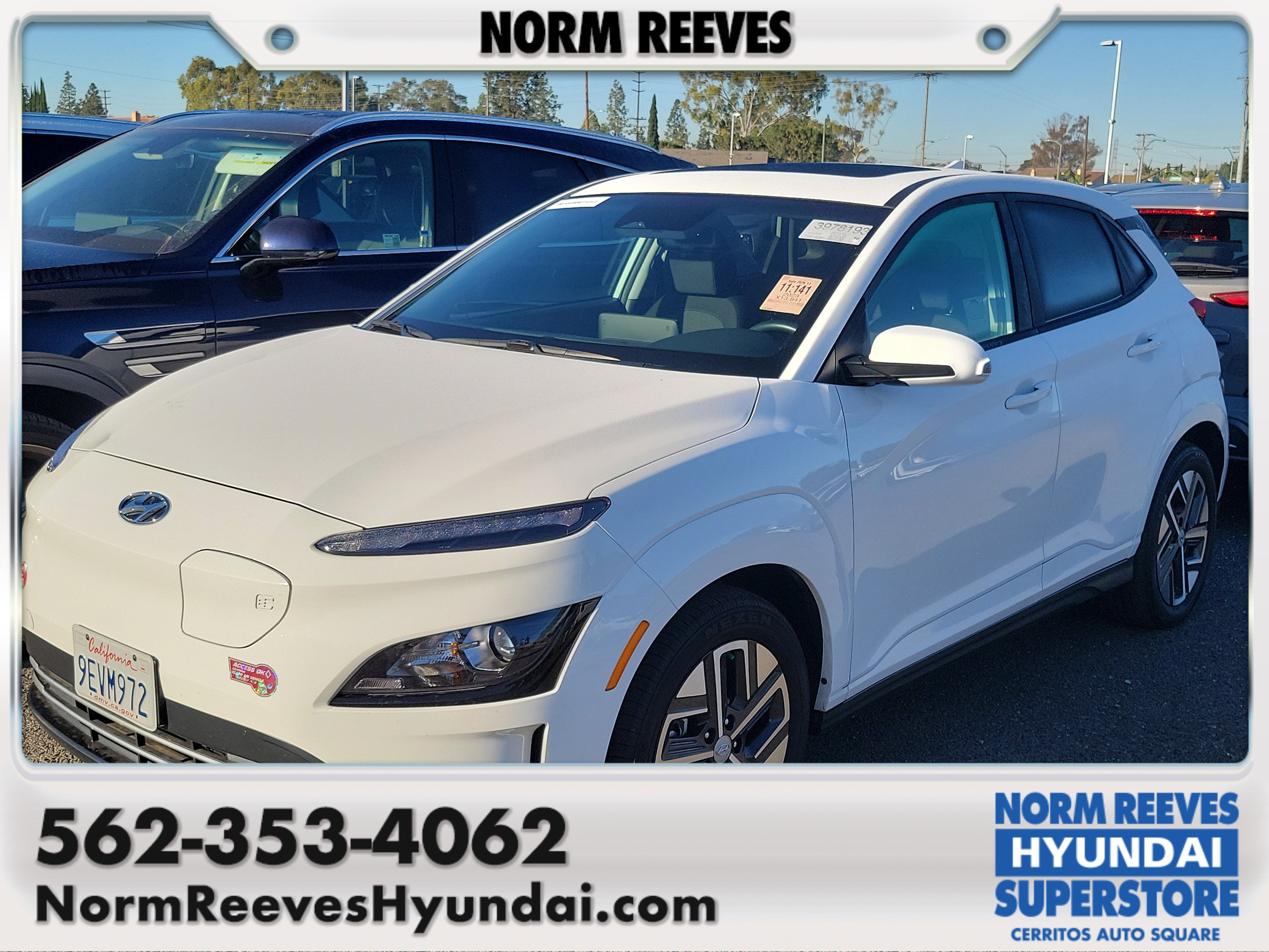 Used 2023 Hyundai Kona SEL image 1