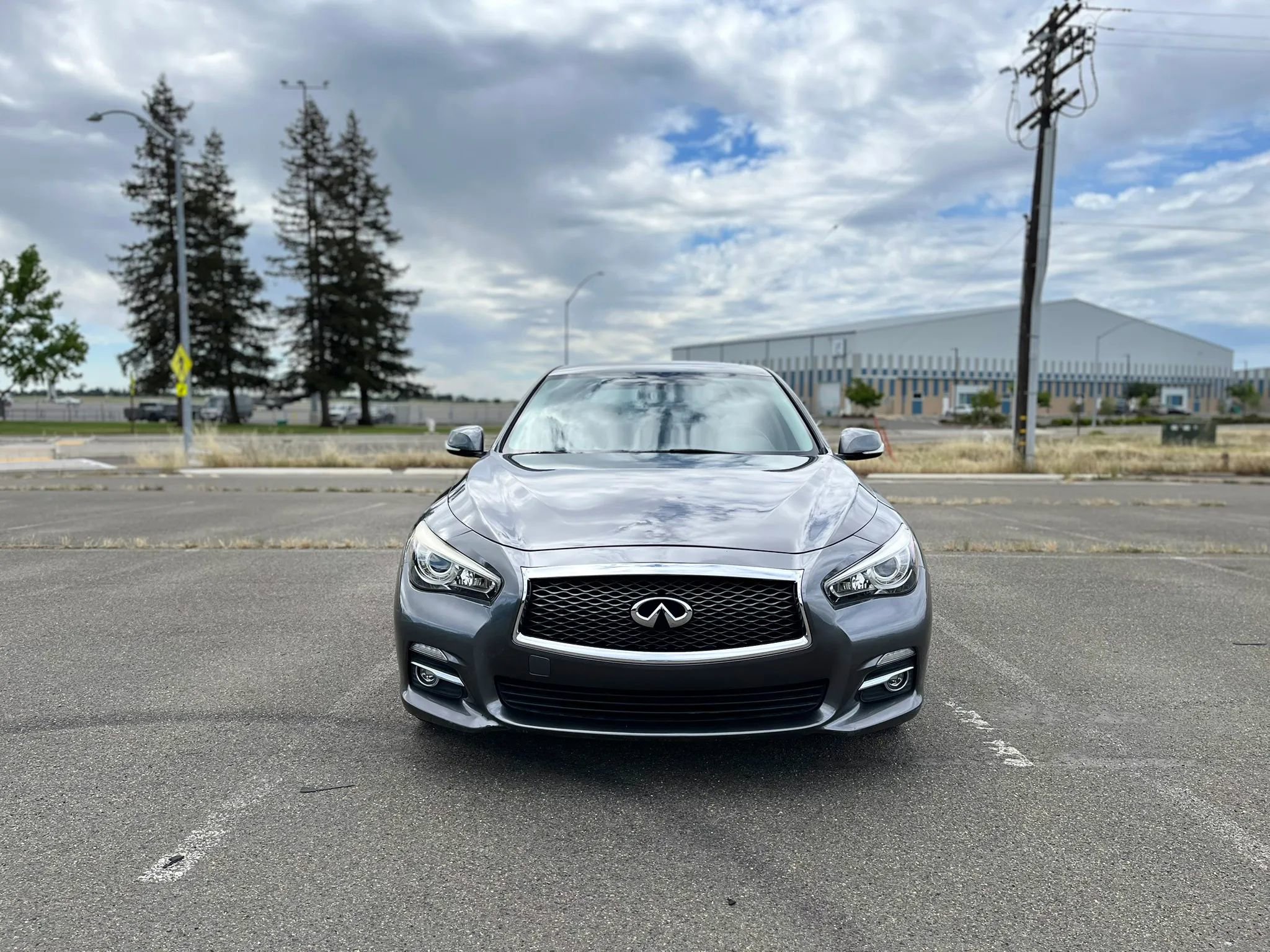 Used 2015 INFINITI Q50 Premium w/ Navigation Package RWD image 2