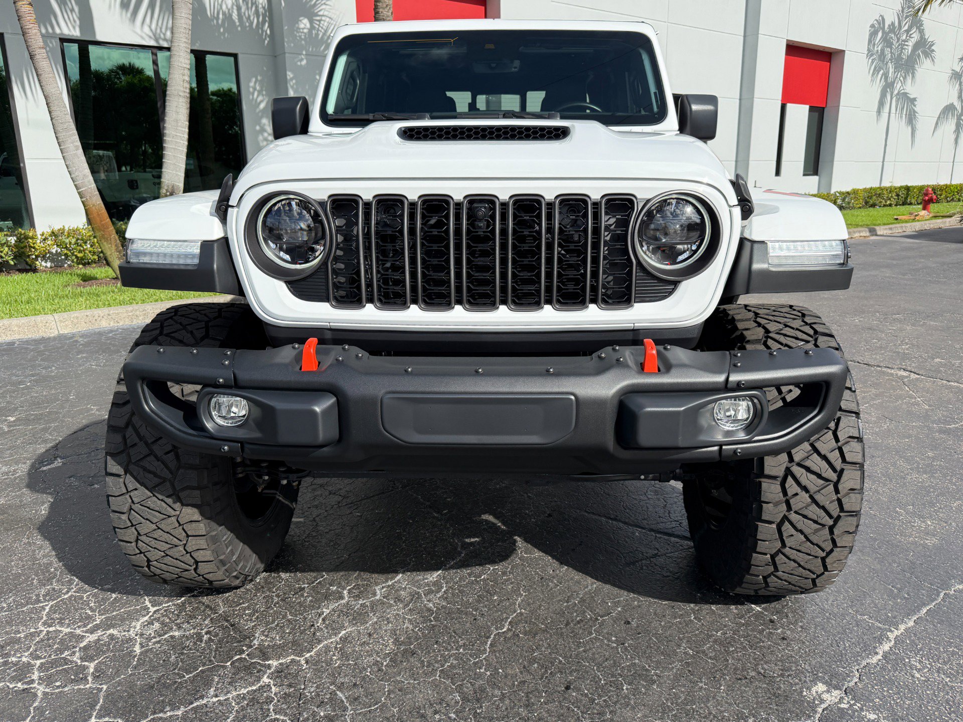 Used 2024 Jeep Gladiator Mojave AWD/4WD image 11