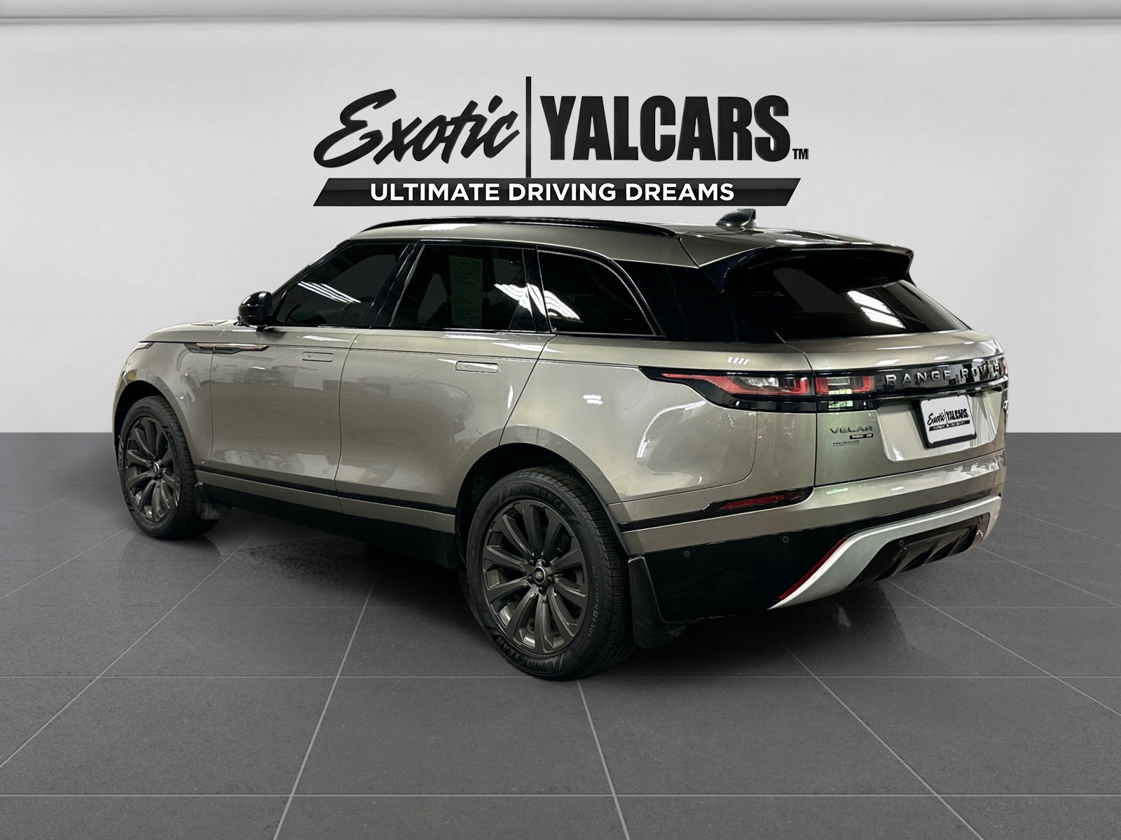 Used 2019 Land Rover Range Rover Velar R-Dynamic SE AWD/4WD image 3