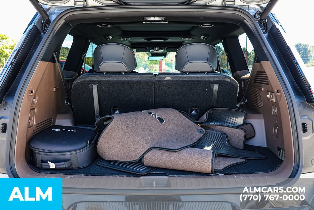 Used 2024 Kia EV9 Land image 25