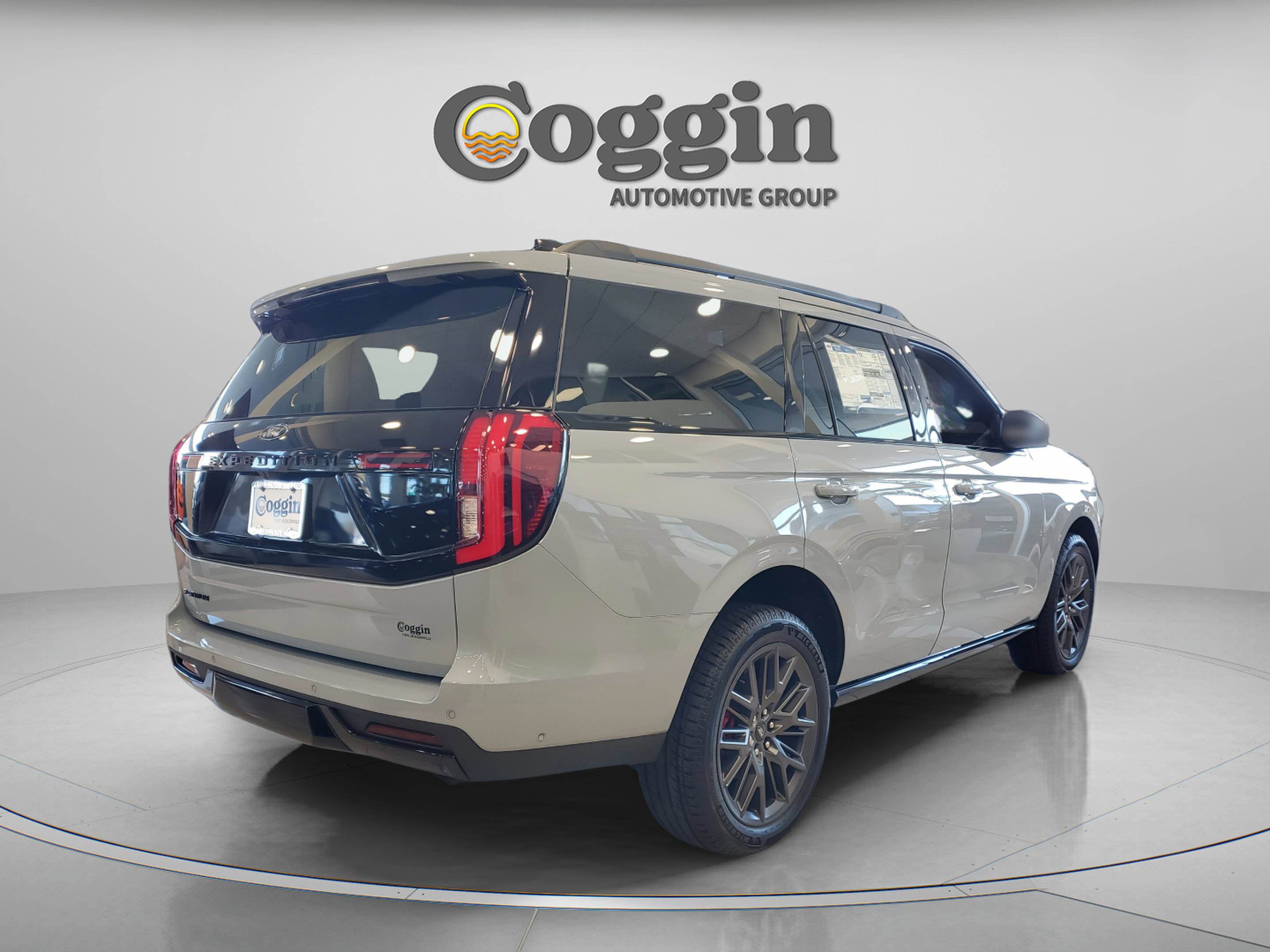 New 2025 Ford Expedition Platinum w/ Stealth Performance Package image 5