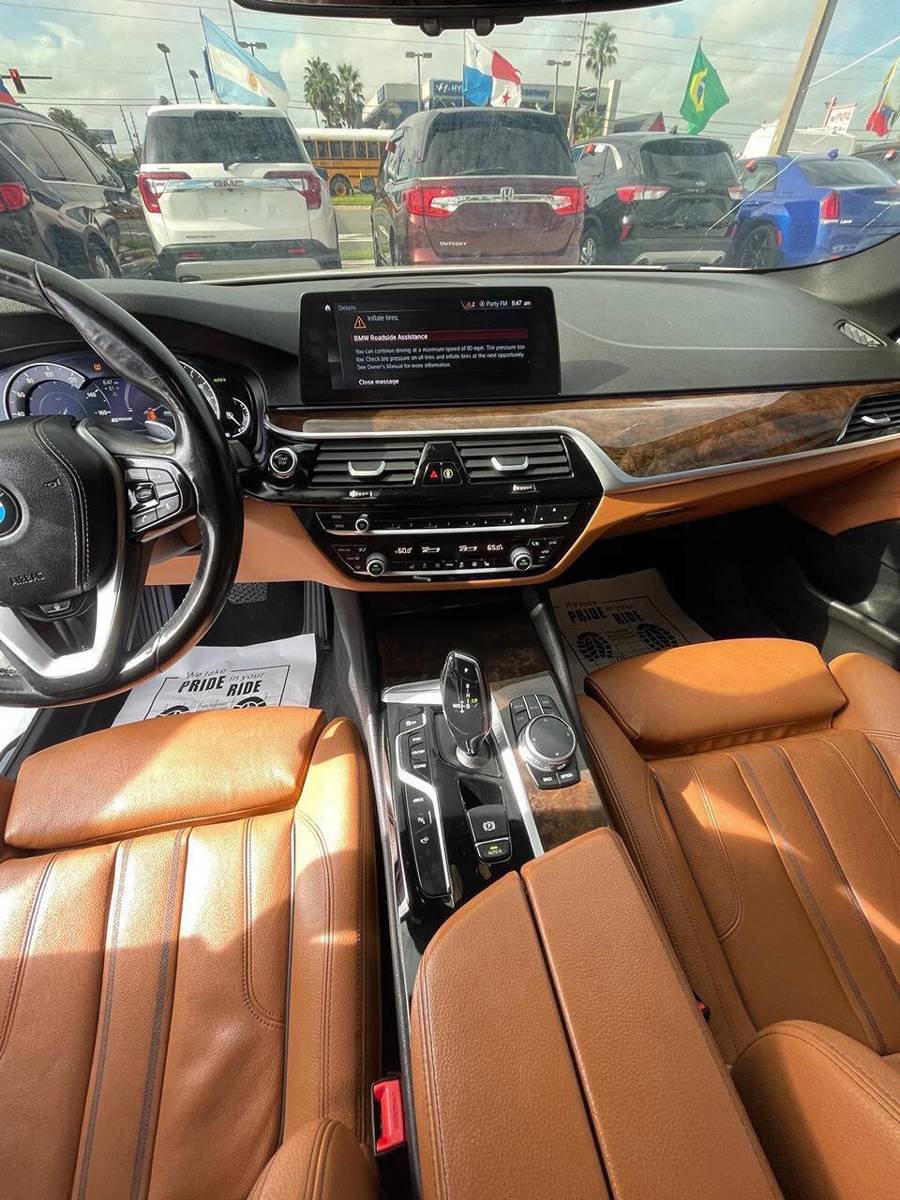 Used 2018 BMW 530e xDrive AWD/4WD image 9
