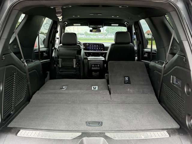 Used 2025 Chevrolet Tahoe Premier AWD/4WD image 25