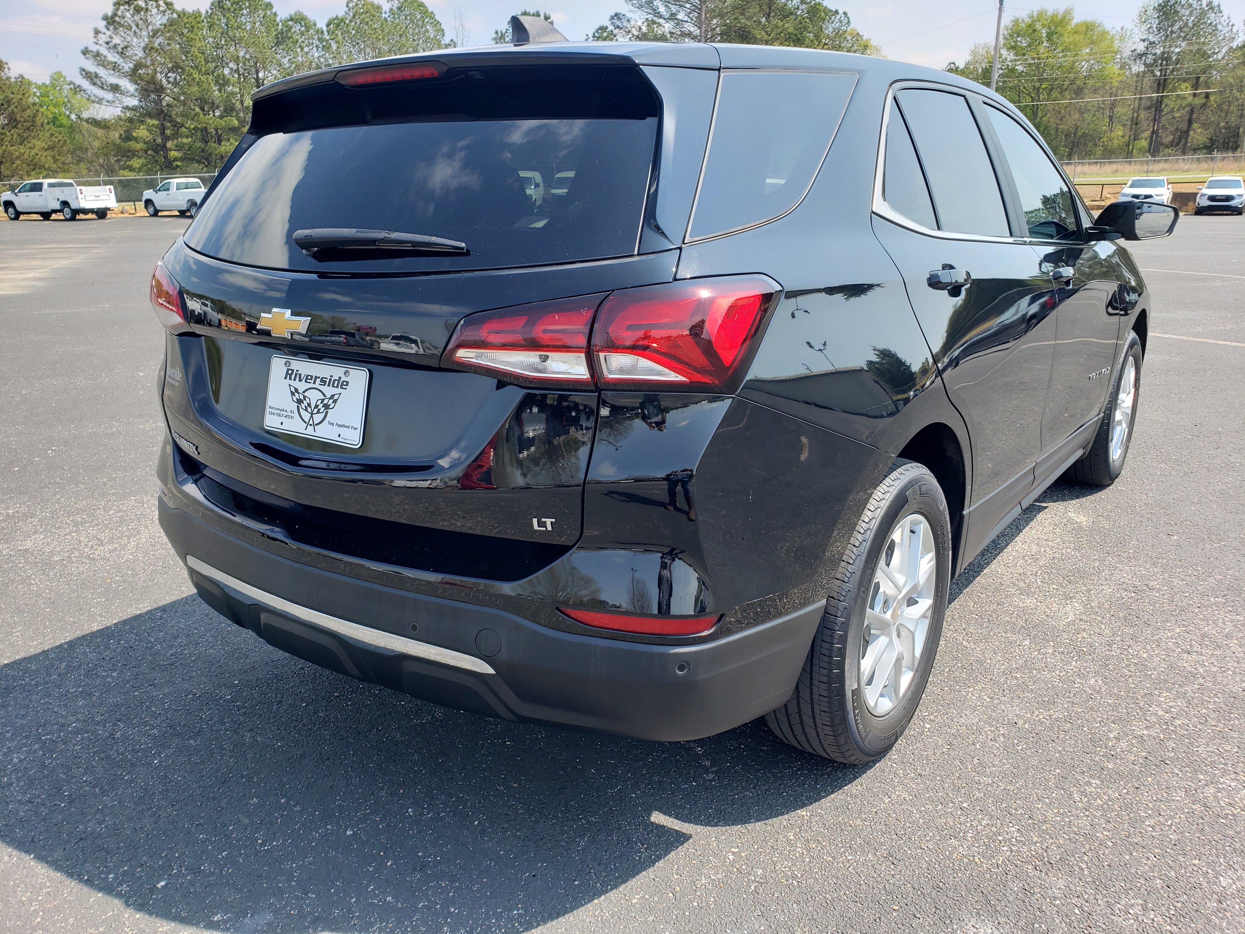 Used 2022 Chevrolet Equinox LT w/ Driver Convenience Package image 3