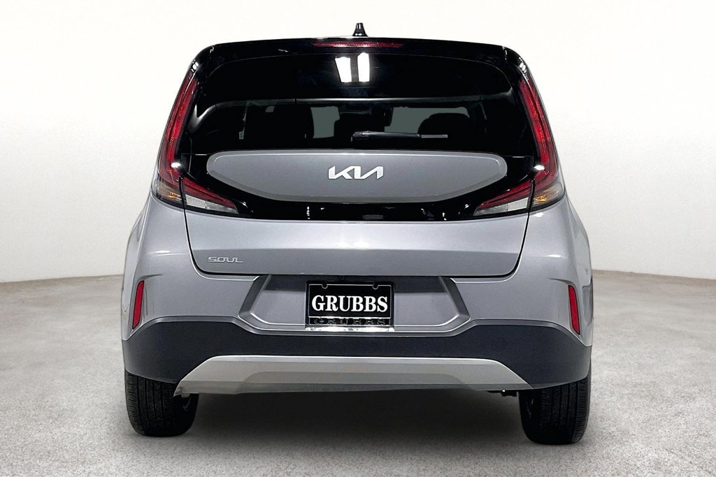 Used 2025 Kia Soul LX w/ LX Technology Package FWD image 5