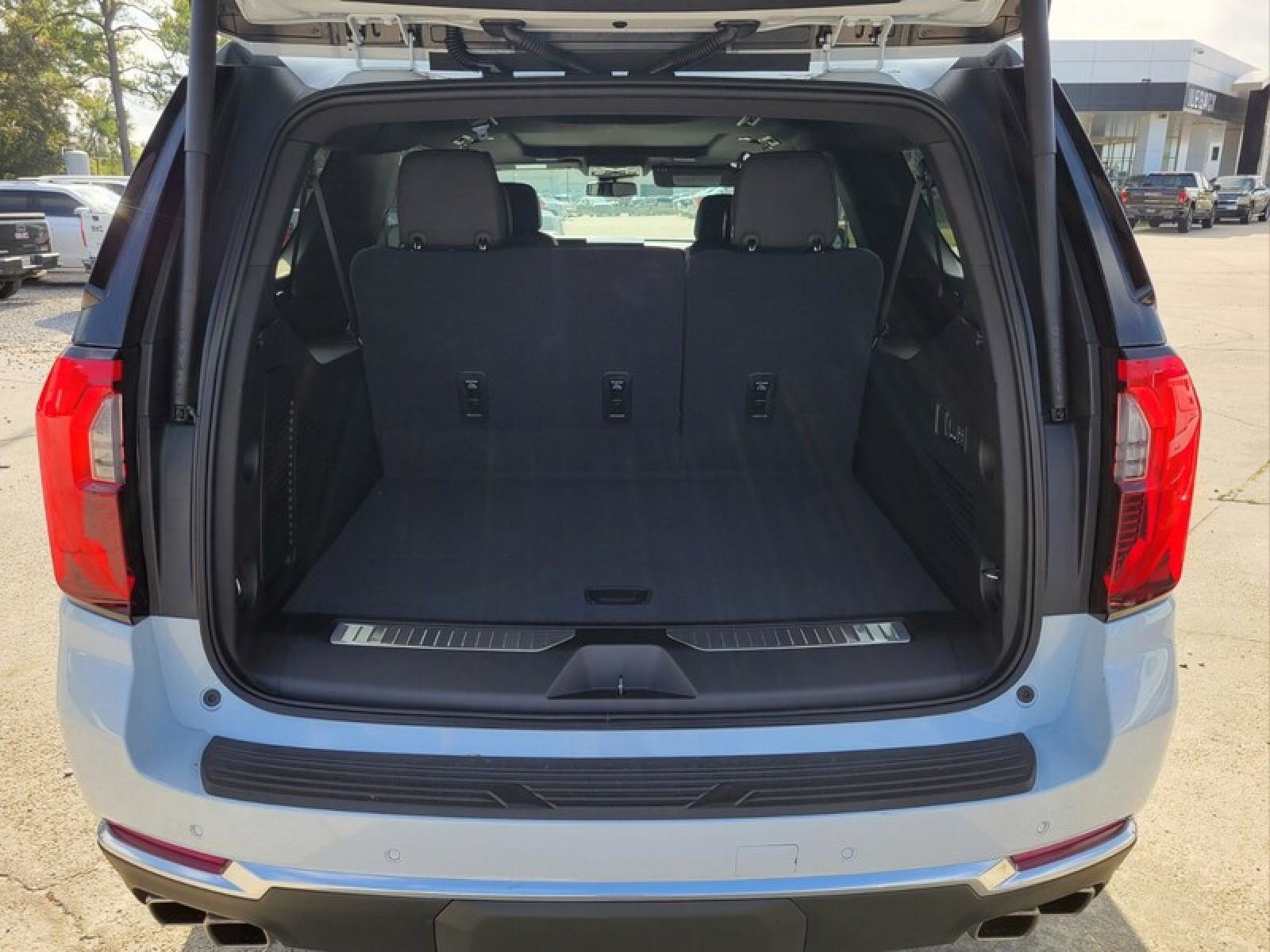 New 2026 GMC Yukon XL Denali image 7