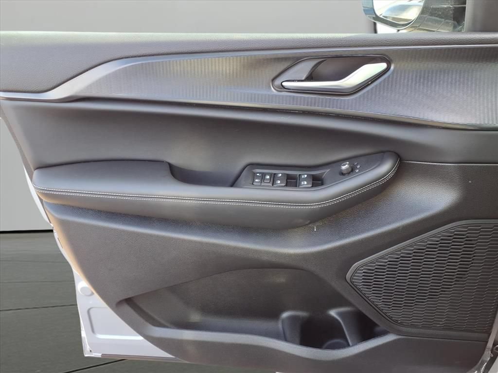 New 2025 Jeep Grand Cherokee 4WD image 13