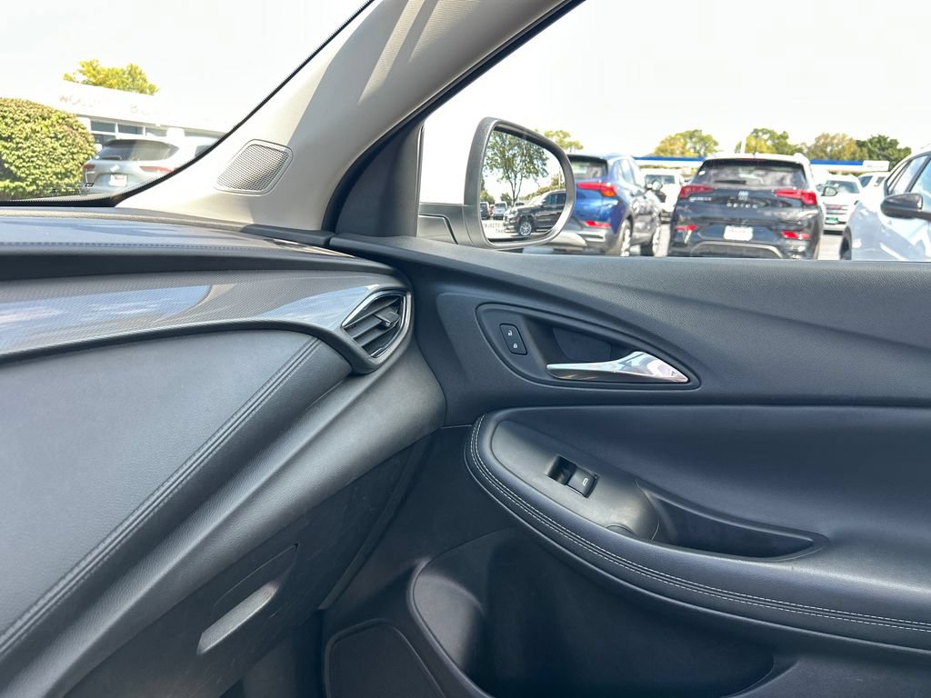 Used 2023 Buick Encore GX Essence w/ Experience Buick Package FWD image 28