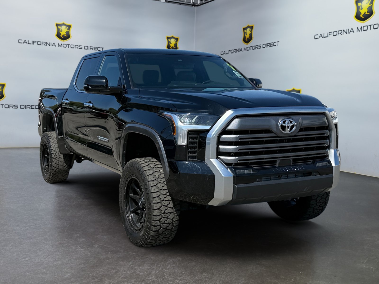 Used 2025 Toyota Tundra Limited AWD/4WD image 7