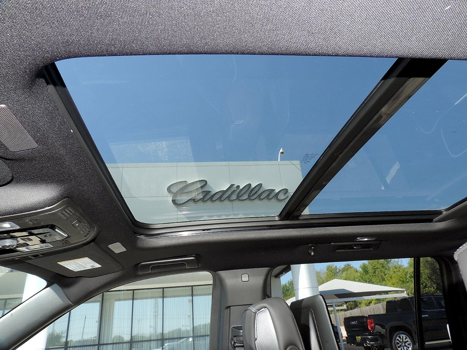 New 2026 GMC Yukon XL AT4 Ultimate w/ LPO, Floor Liner Package AWD/4WD image 9