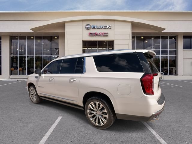 Certified 2022 GMC Yukon XL Denali w/ Denali Ultimate Package AWD/4WD image 10