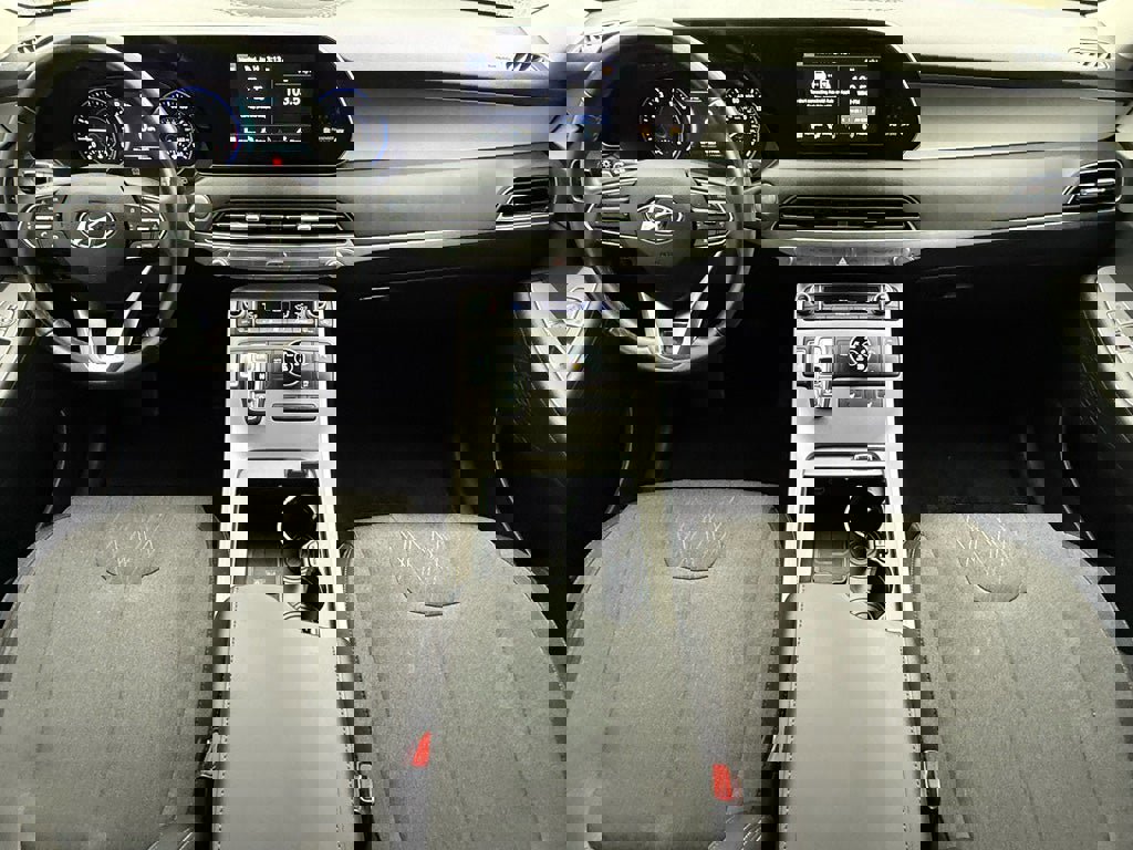 Used 2024 Chrysler Pacifica Touring-L image 15