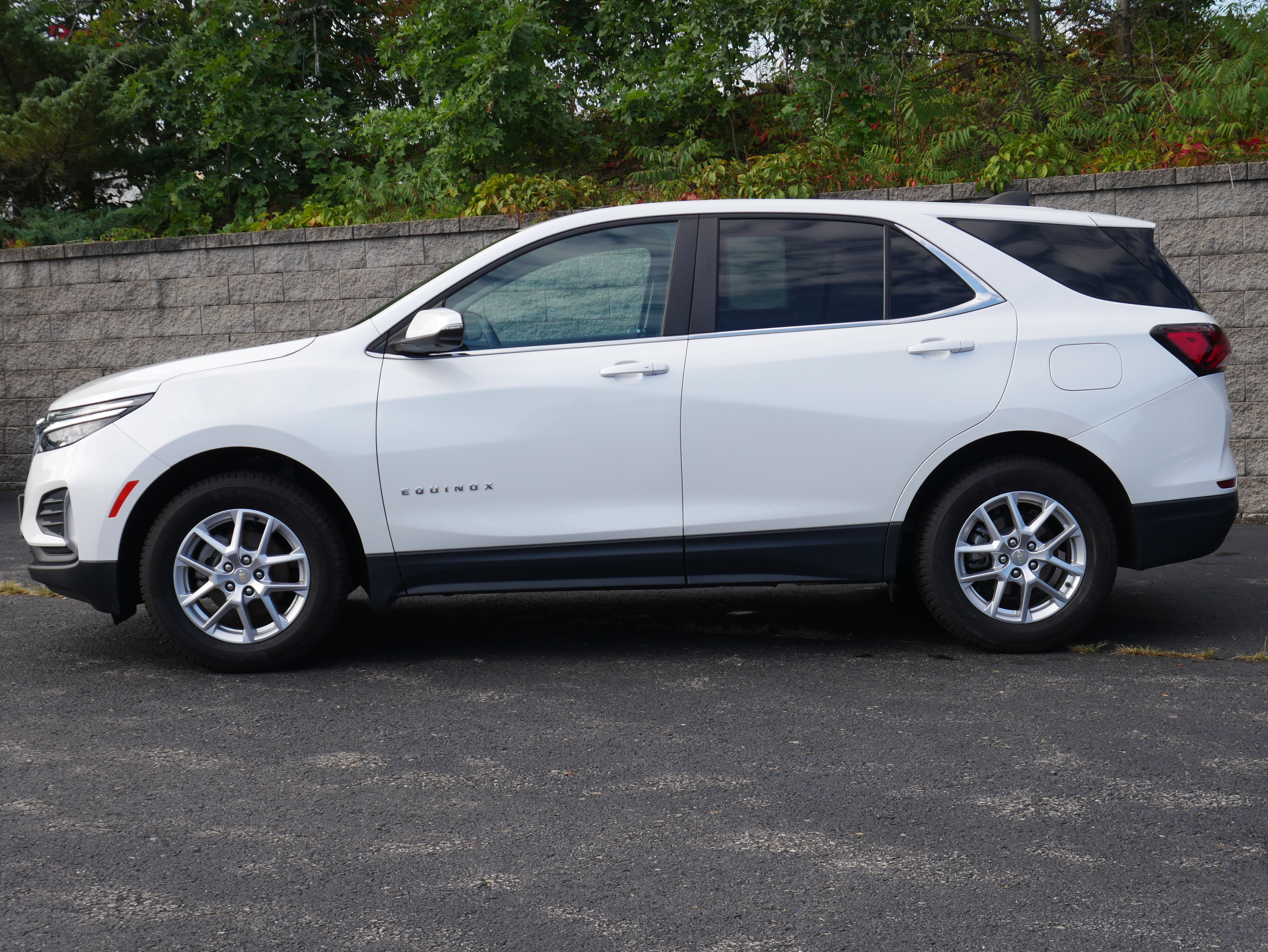 Certified 2024 Chevrolet Equinox LT AWD/4WD image 3