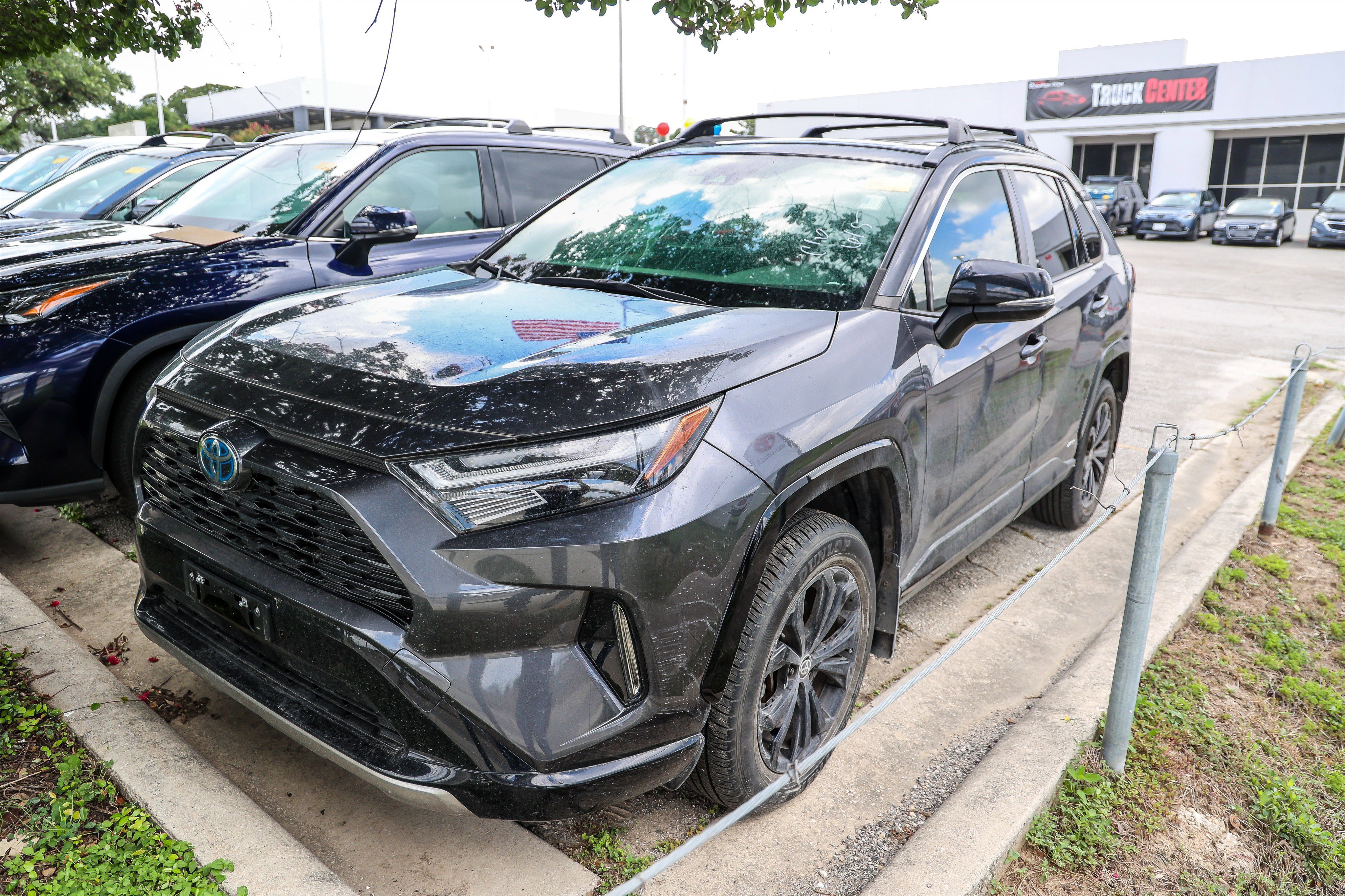 Used 2023 Toyota RAV4 XSE AWD/4WD image 1