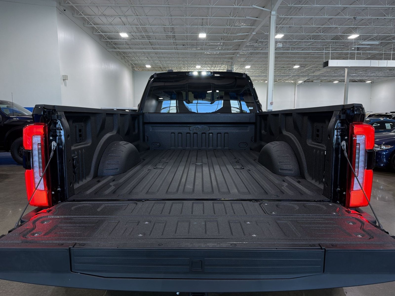 New 2026 Ford F450 Platinum w/ Platinum Plus Package AWD/4WD image 32