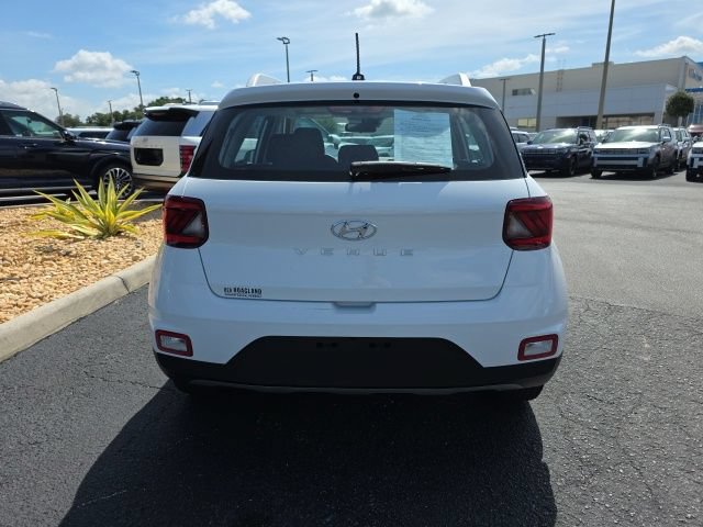 Certified 2024 Hyundai Venue SEL FWD image 20