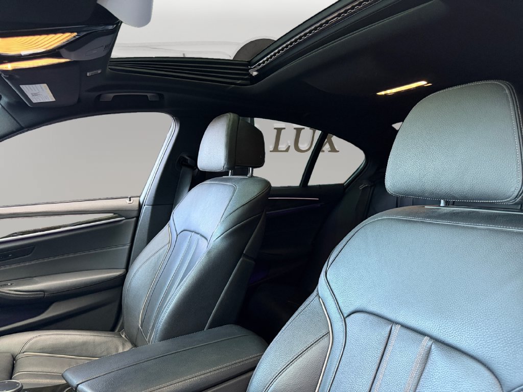 Used 2020 BMW 540i w/ M Sport Package RWD image 9