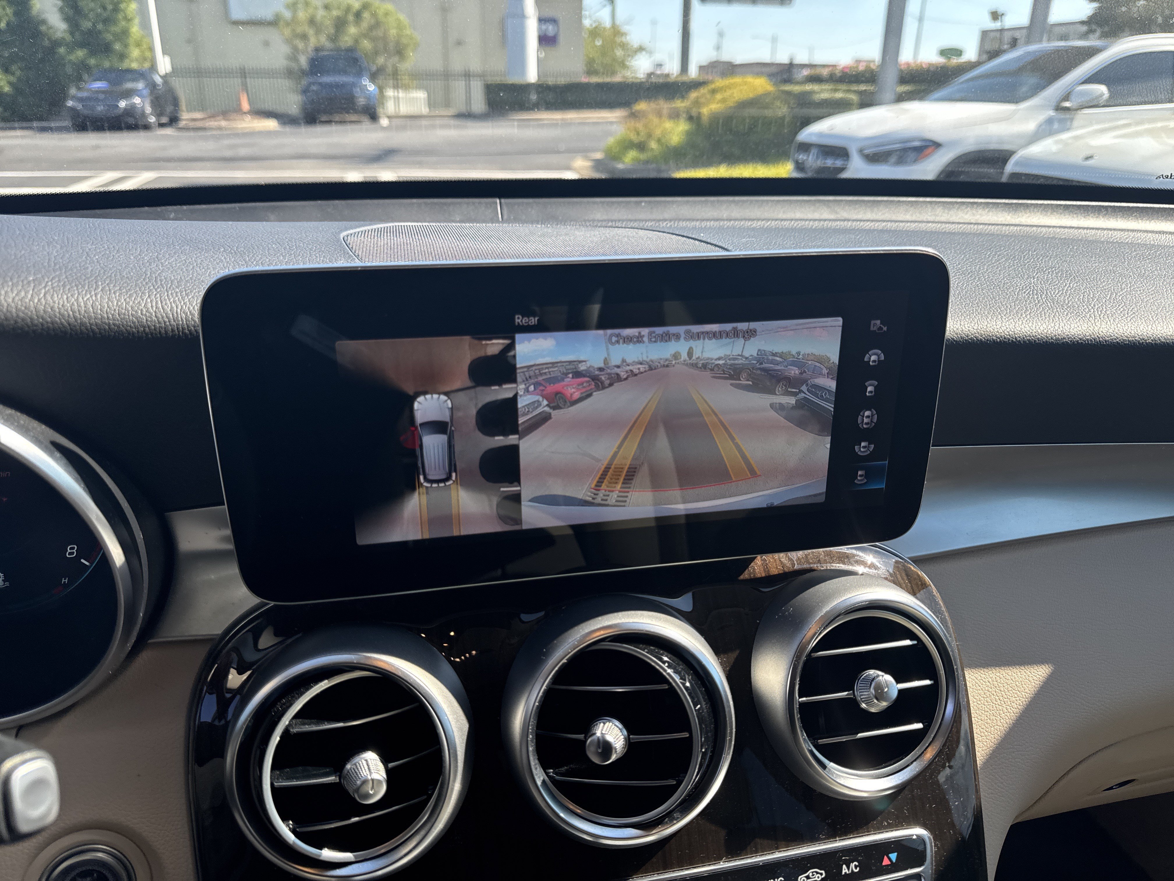 Certified 2022 Mercedes-Benz GLC 300 4MATIC image 25