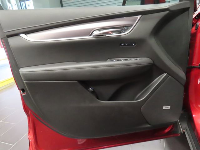 Certified 2025 Cadillac XT6 Luxury image 10