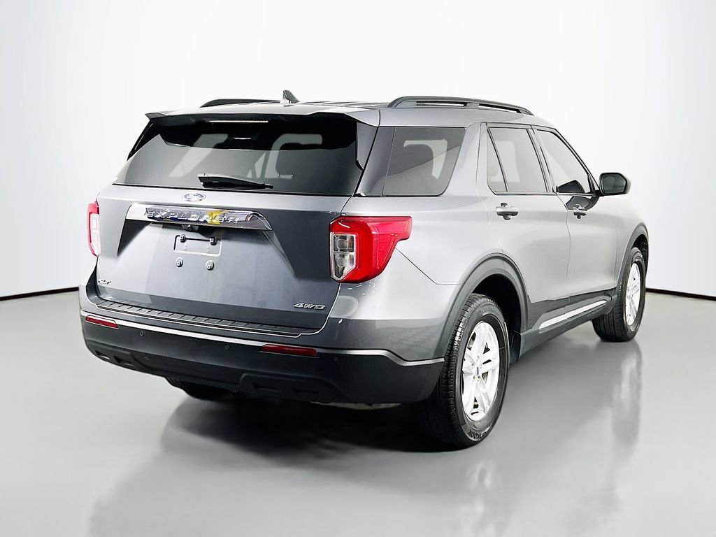 Used 2023 Ford Explorer XLT AWD/4WD image 5