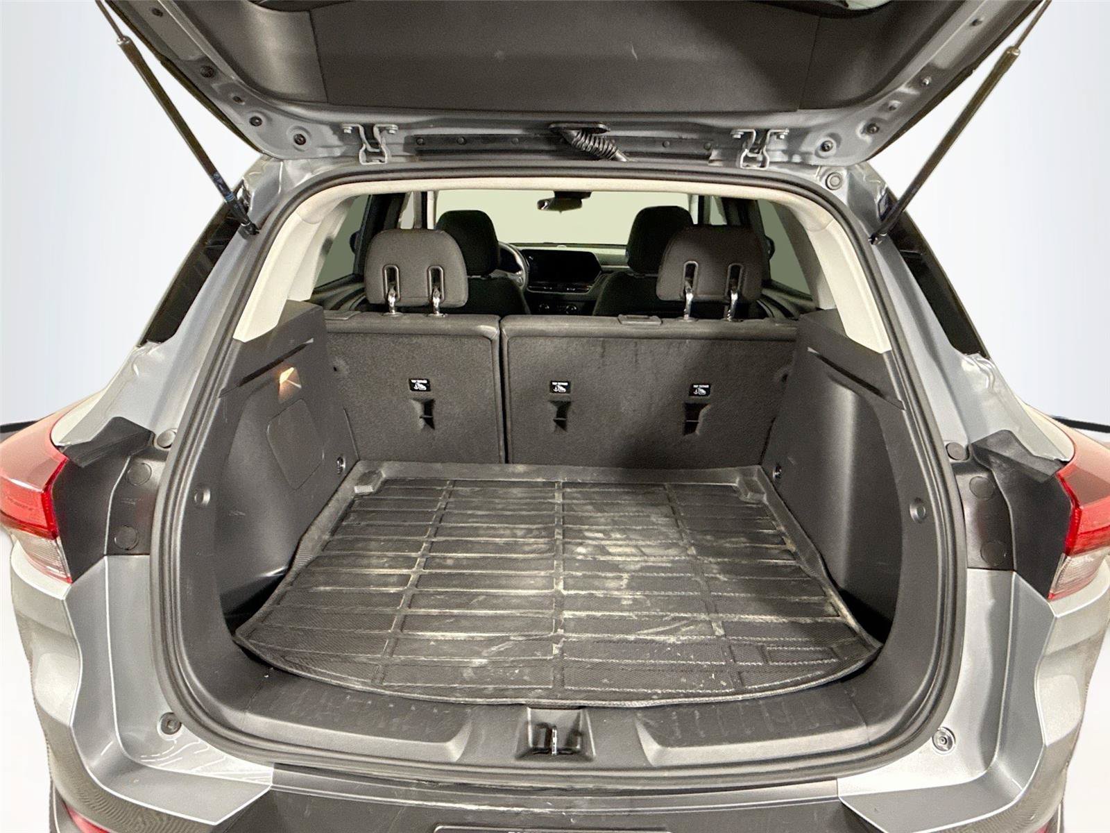 Used 2025 Chevrolet TrailBlazer LS w/ LS Convenience Package FWD image 15