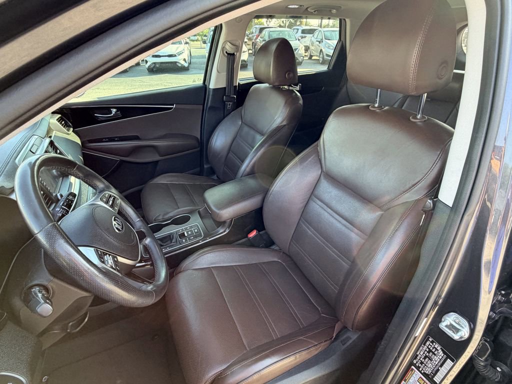 Used 2019 Kia Sorento SX w/ SX Touring Package image 19