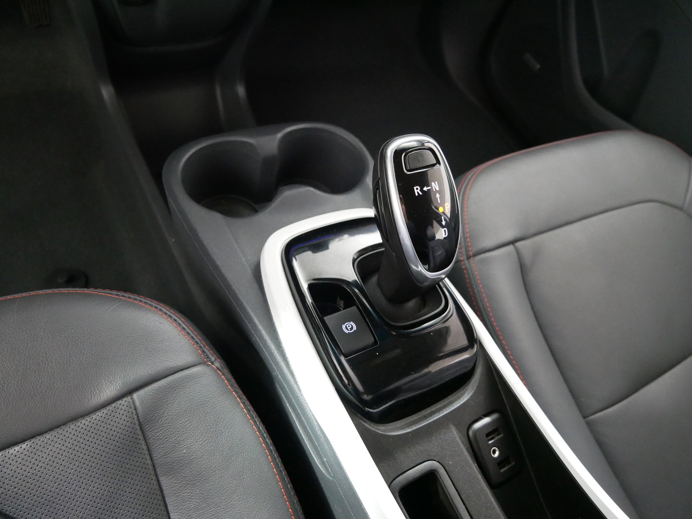 Used 2019 Chevrolet Bolt Premier w/ Infotainment Package image 24