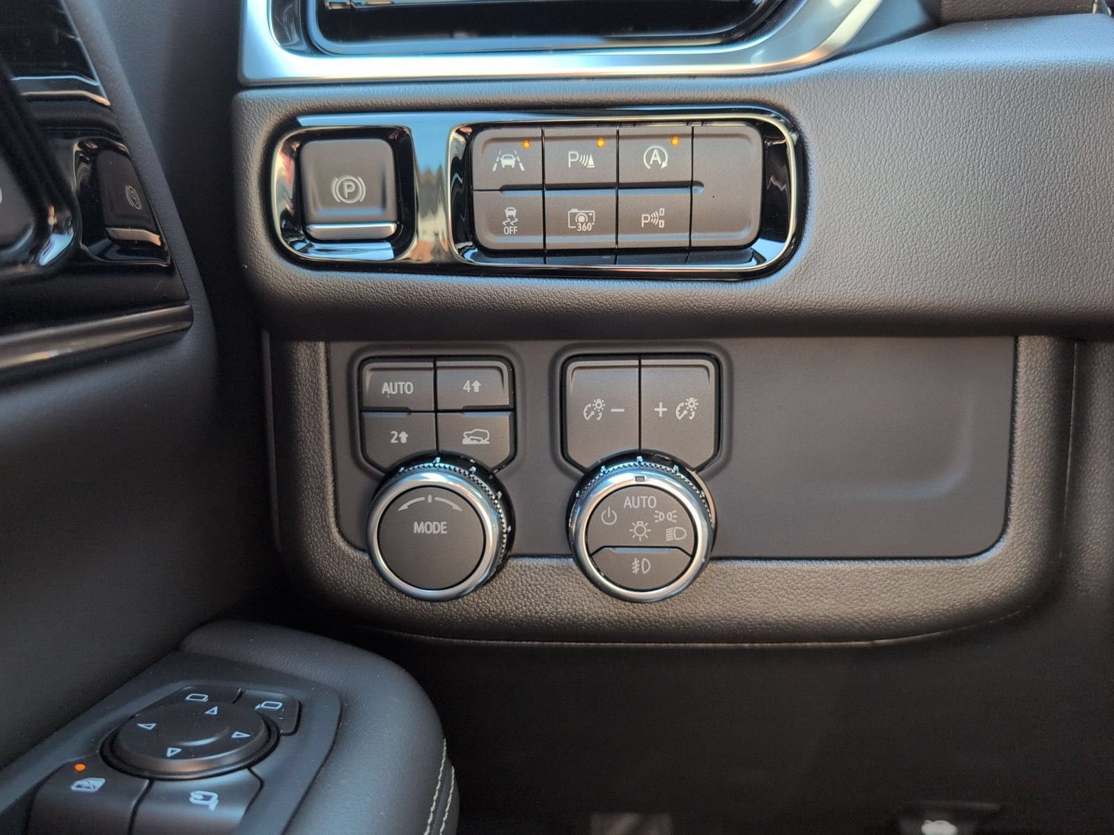 New 2026 GMC Yukon Elevation AWD/4WD image 15