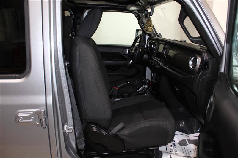 Used 2019 Jeep Wrangler Unlimited Sahara AWD/4WD image 28