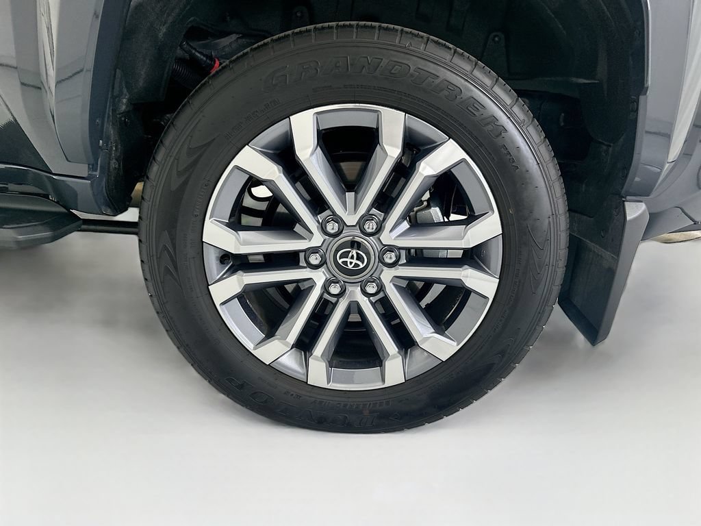 Used 2025 Toyota 4Runner Limited w/ Tow Technology Package AWD/4WD image 29
