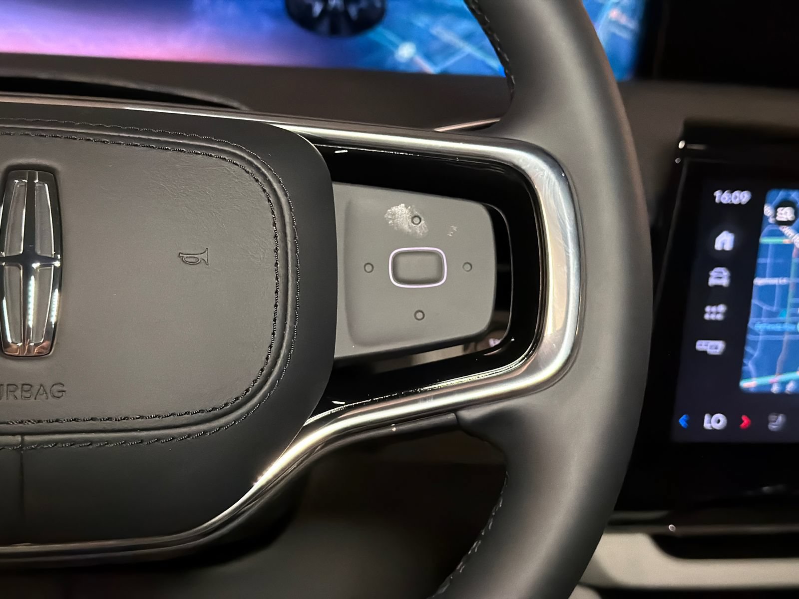 New 2026 Lincoln Nautilus Premier AWD/4WD image 19