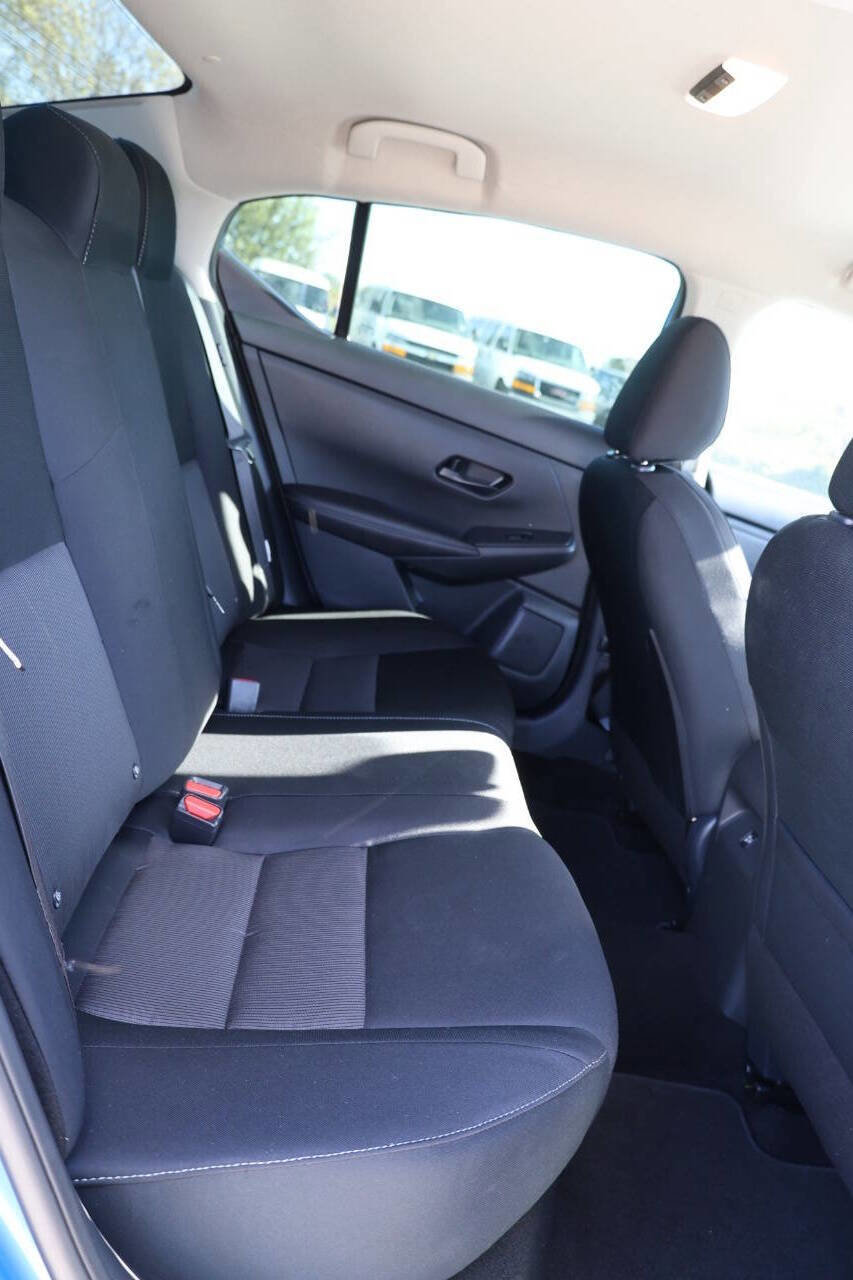 Used 2025 Nissan Sentra SV w/ All-Weather Package image 16