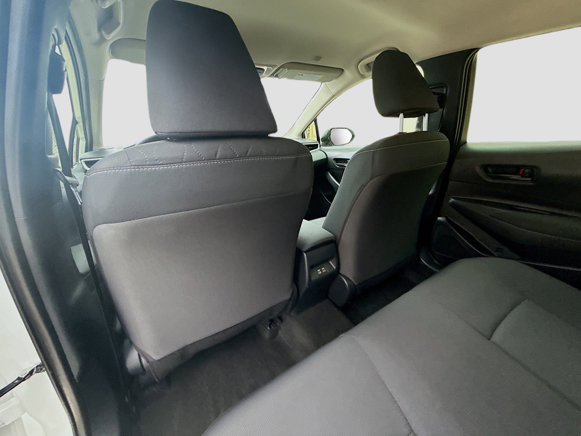 Used 2025 Toyota Corolla LE w/ Convenience Package image 23