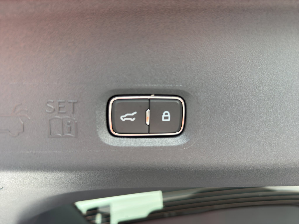 New 2025 Ford Expedition Active image 20