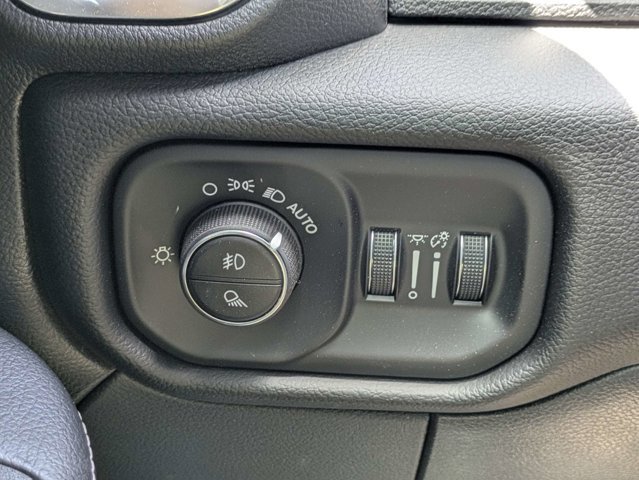 New 2026 RAM 2500 Laramie AWD/4WD image 24