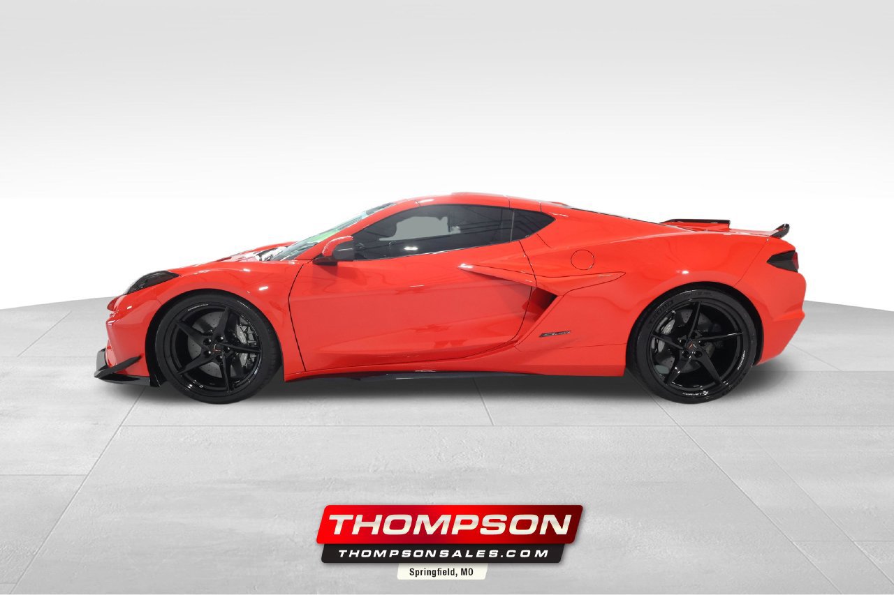 Used 2025 Chevrolet Corvette E-Ray w/ ZER Performance Package AWD/4WD image 1