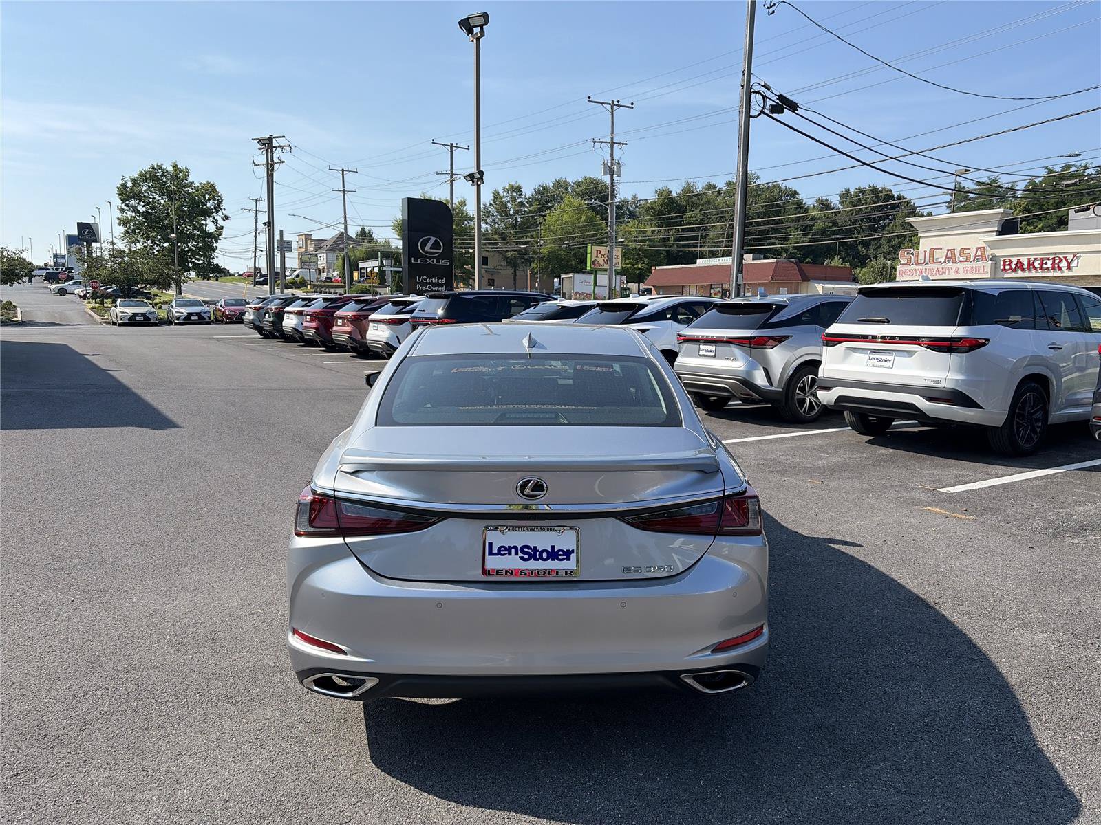 Used 2025 Lexus ES 350 w/ Premium Package FWD image 4